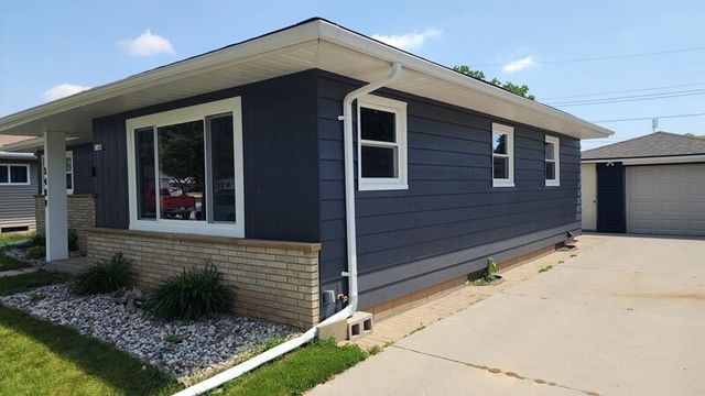 3409 S 10th PLACE, Sheboygan, WI 53081