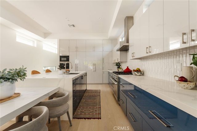 664 Rosecrans Avenue, Manhattan Beach, CA 90266