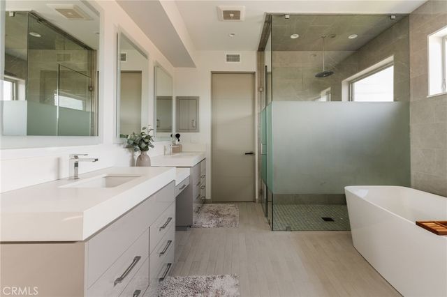 664 Rosecrans Avenue, Manhattan Beach, CA 90266