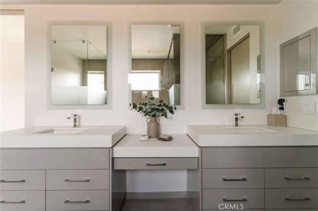 664 Rosecrans Avenue, Manhattan Beach, CA 90266