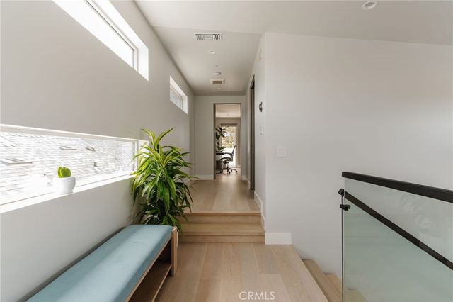 664 Rosecrans Avenue, Manhattan Beach, CA 90266