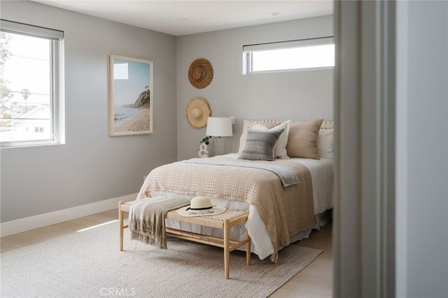 664 Rosecrans Avenue, Manhattan Beach, CA 90266