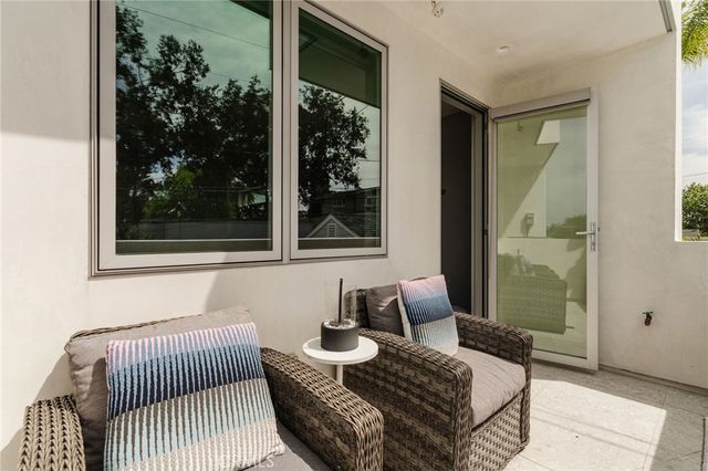 664 Rosecrans Avenue, Manhattan Beach, CA 90266
