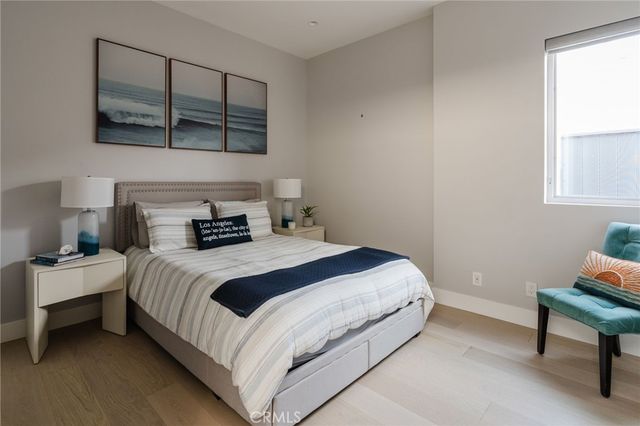 664 Rosecrans Avenue, Manhattan Beach, CA 90266