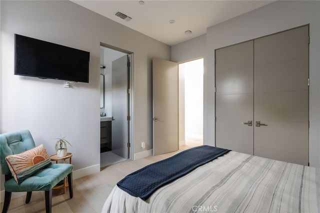664 Rosecrans Avenue, Manhattan Beach, CA 90266
