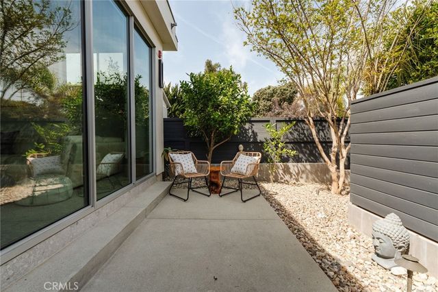 664 Rosecrans Avenue, Manhattan Beach, CA 90266