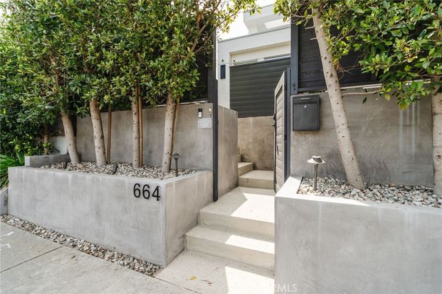 664 Rosecrans Avenue, Manhattan Beach, CA 90266