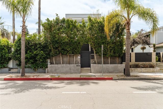 664 Rosecrans Avenue, Manhattan Beach, CA 90266
