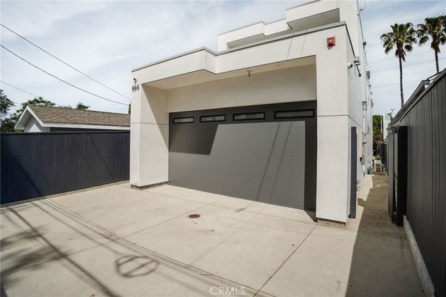 664 Rosecrans Avenue, Manhattan Beach, CA 90266