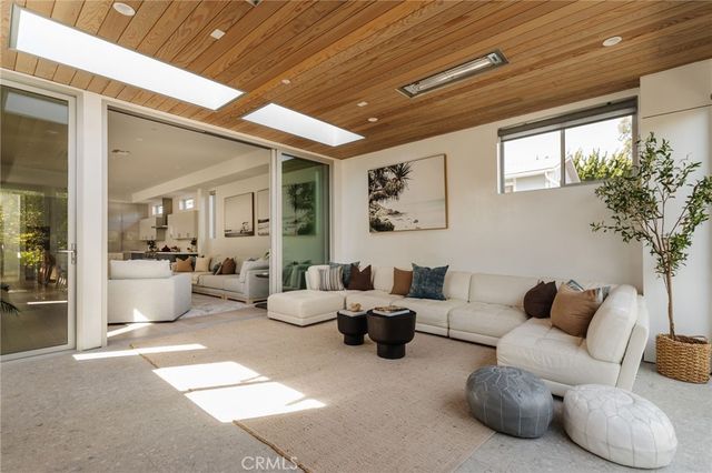 664 Rosecrans Avenue, Manhattan Beach, CA 90266