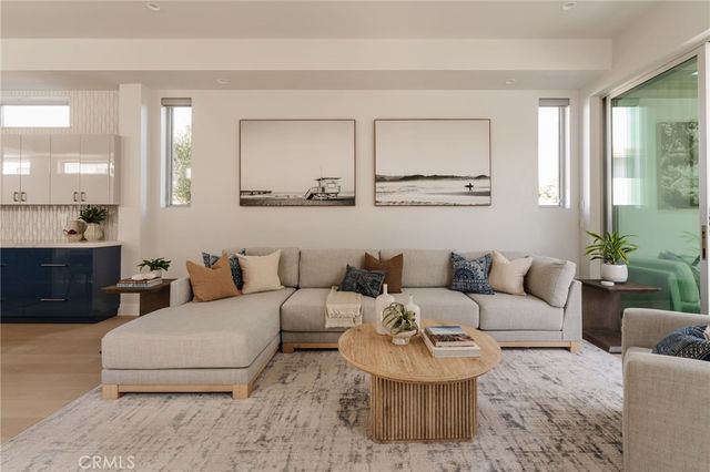 664 Rosecrans Avenue, Manhattan Beach, CA 90266