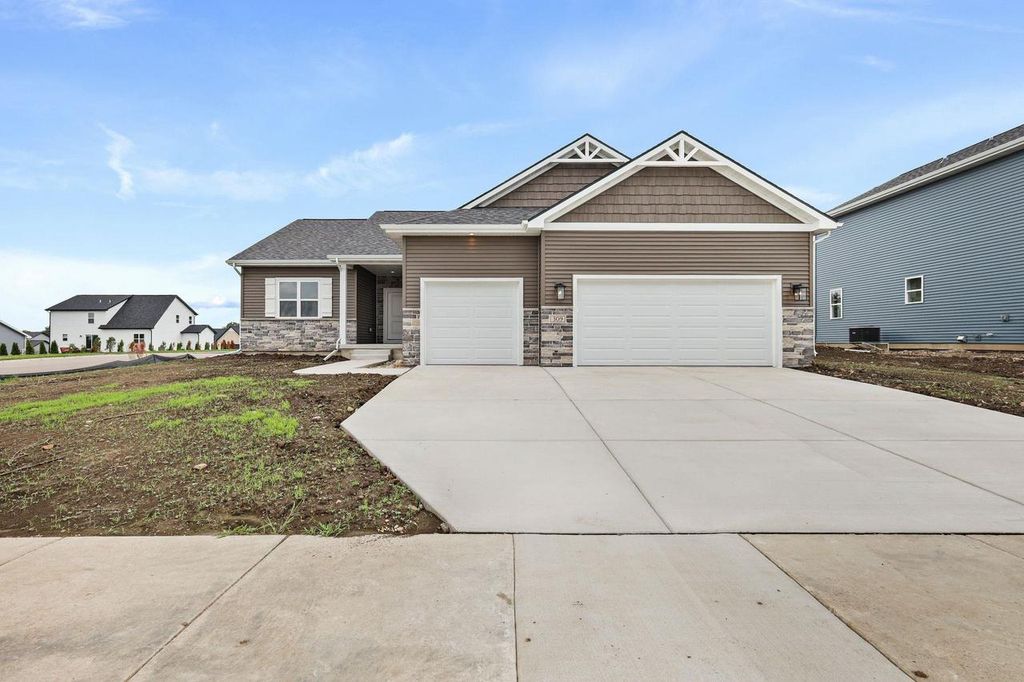 211 Michelle Lane, Cottage Grove, WI 53527