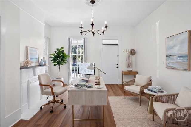 22 E 37th Street, Savannah, GA 31401