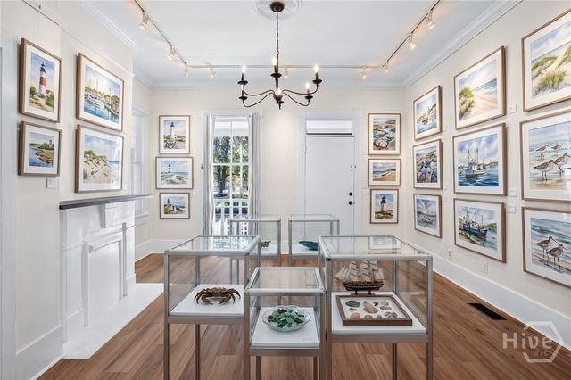 22 E 37th Street, Savannah, GA 31401