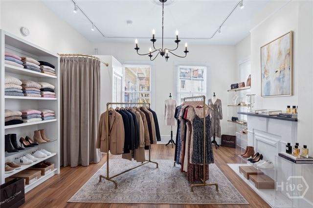 22 E 37th Street, Savannah, GA 31401