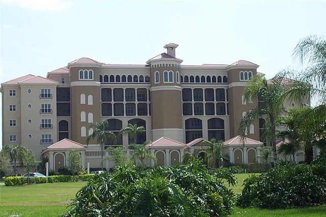 580 El Camino Real 3805, Naples, FL 34119