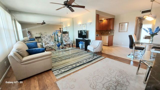 4014 Wolverton A, Boca Raton, FL 33434