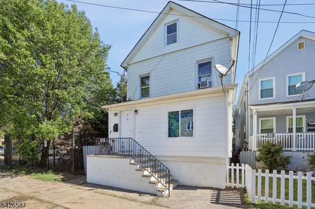 219 Seaman St, New Brunswick City, NJ 08901