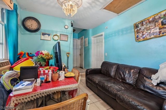 219 Seaman St, New Brunswick City, NJ 08901