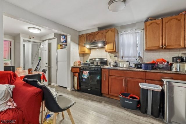 219 Seaman St, New Brunswick City, NJ 08901