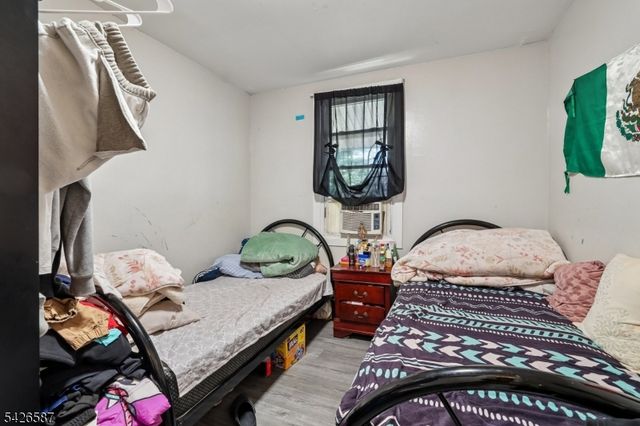 219 Seaman St, New Brunswick City, NJ 08901