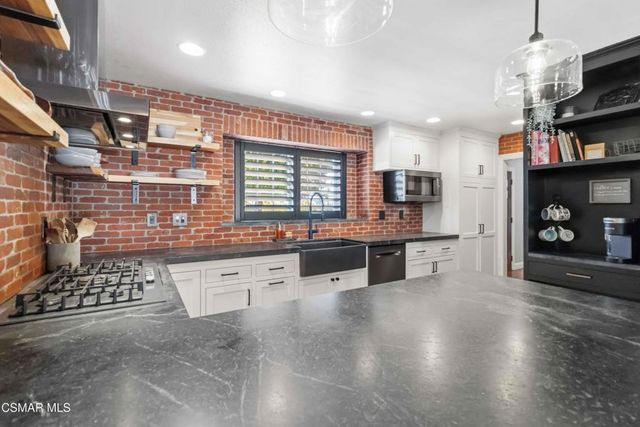 1003 Mesa Drive, Camarillo, CA 93010