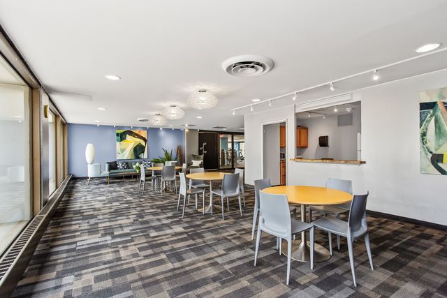 4343 N Clarendon Avenue 2801, Chicago, IL 60613