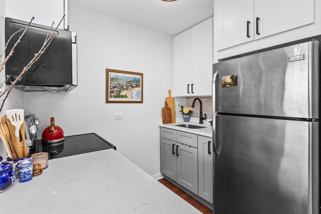 4343 N Clarendon Avenue 2801, Chicago, IL 60613