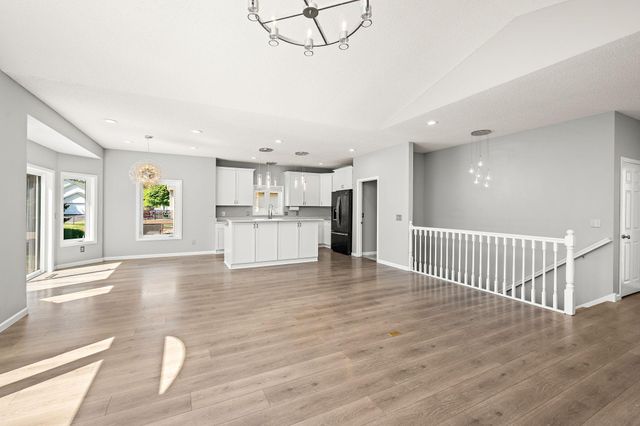 20337 Ipava Avenue, Lakeville, MN 55044