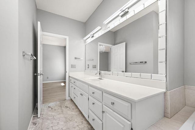20337 Ipava Avenue, Lakeville, MN 55044