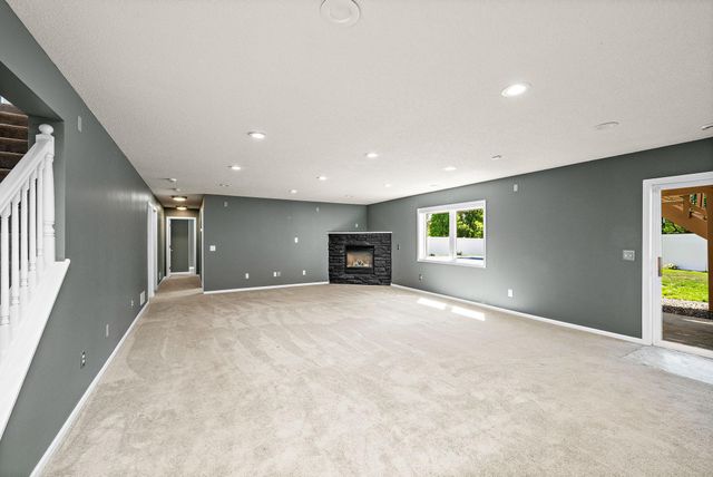 20337 Ipava Avenue, Lakeville, MN 55044