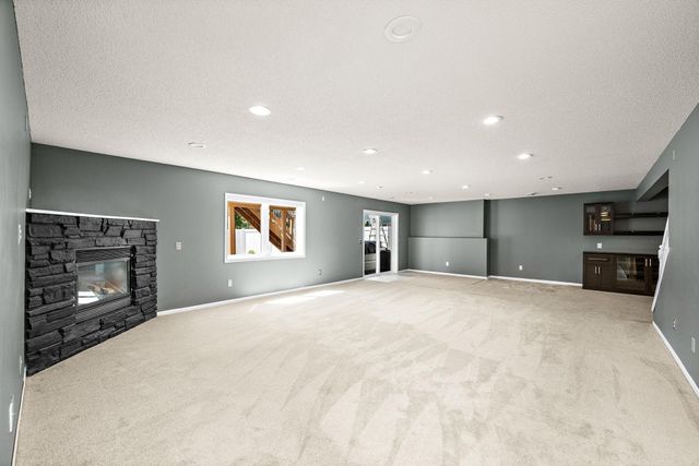 20337 Ipava Avenue, Lakeville, MN 55044