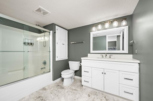 20337 Ipava Avenue, Lakeville, MN 55044