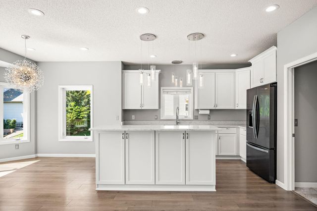 20337 Ipava Avenue, Lakeville, MN 55044