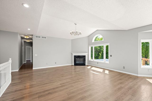 20337 Ipava Avenue, Lakeville, MN 55044