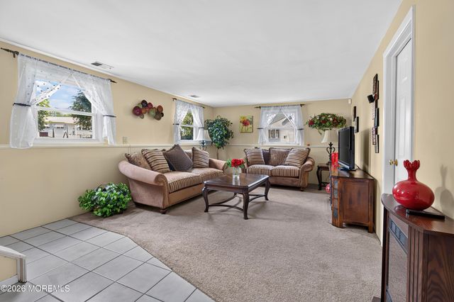 111 Poplar Way, Brick, NJ 08724