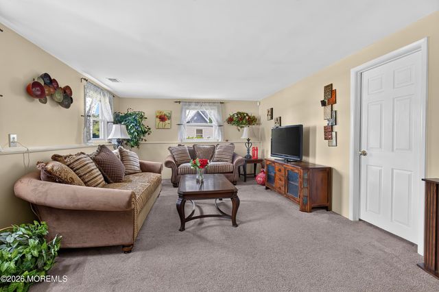 111 Poplar Way, Brick, NJ 08724