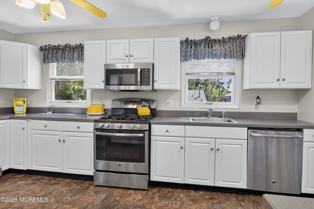 111 Poplar Way, Brick, NJ 08724