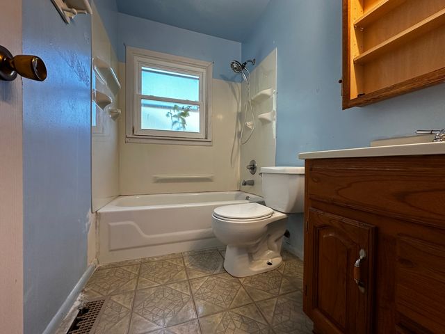 2710 E Illinois Street, Urbana, IL 61802