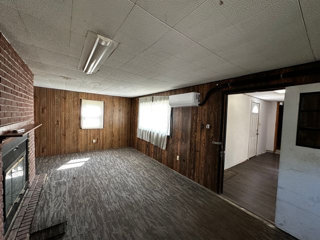 2710 E Illinois Street, Urbana, IL 61802