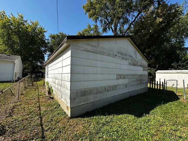 2710 E Illinois Street, Urbana, IL 61802