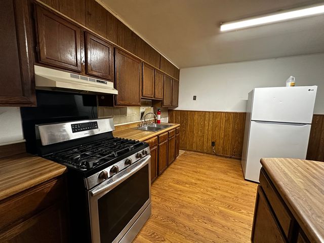 2710 E Illinois Street, Urbana, IL 61802