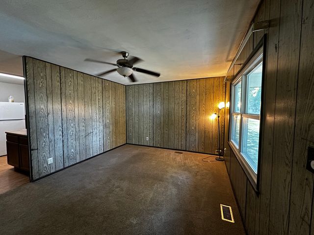 2710 E Illinois Street, Urbana, IL 61802