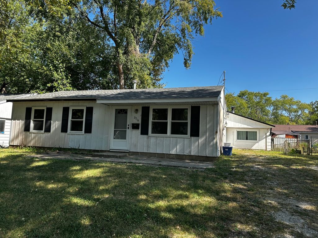 2710 E Illinois Street, Urbana, IL 61802