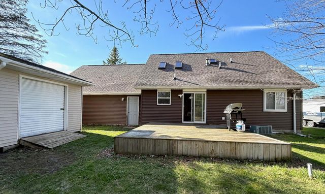 106 River Trail Drive, Bay City, MI 48706