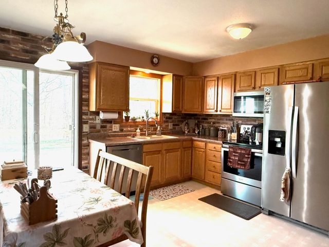106 River Trail Drive, Bay City, MI 48706