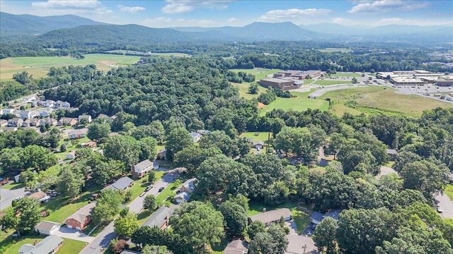5278 North Spring DR, Roanoke, VA 24019