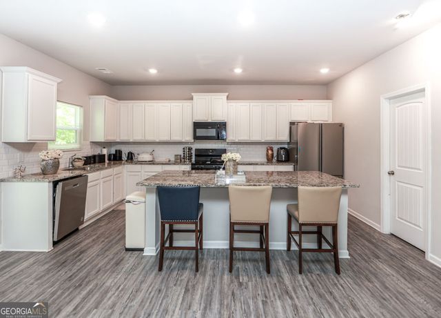 317 Pinewood Drive, Woodstock, GA 30189
