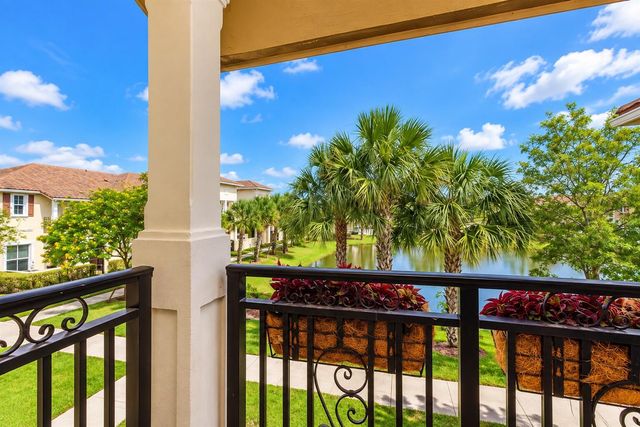 4760 SIERRA Lane, Coconut Creek, FL 33073