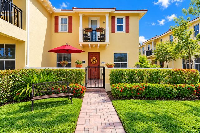 4760 SIERRA Lane, Coconut Creek, FL 33073